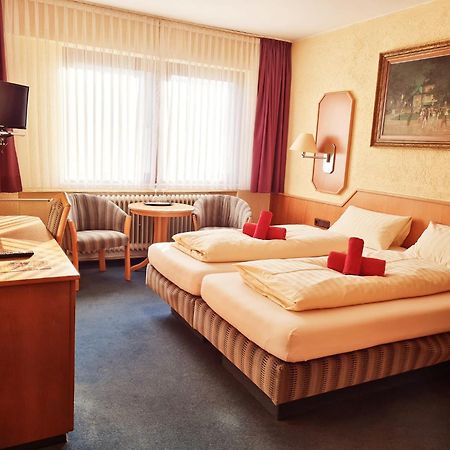 Hotel-Barbarossa-Garni Bei Hanau Rodenbach  Exteriör bild