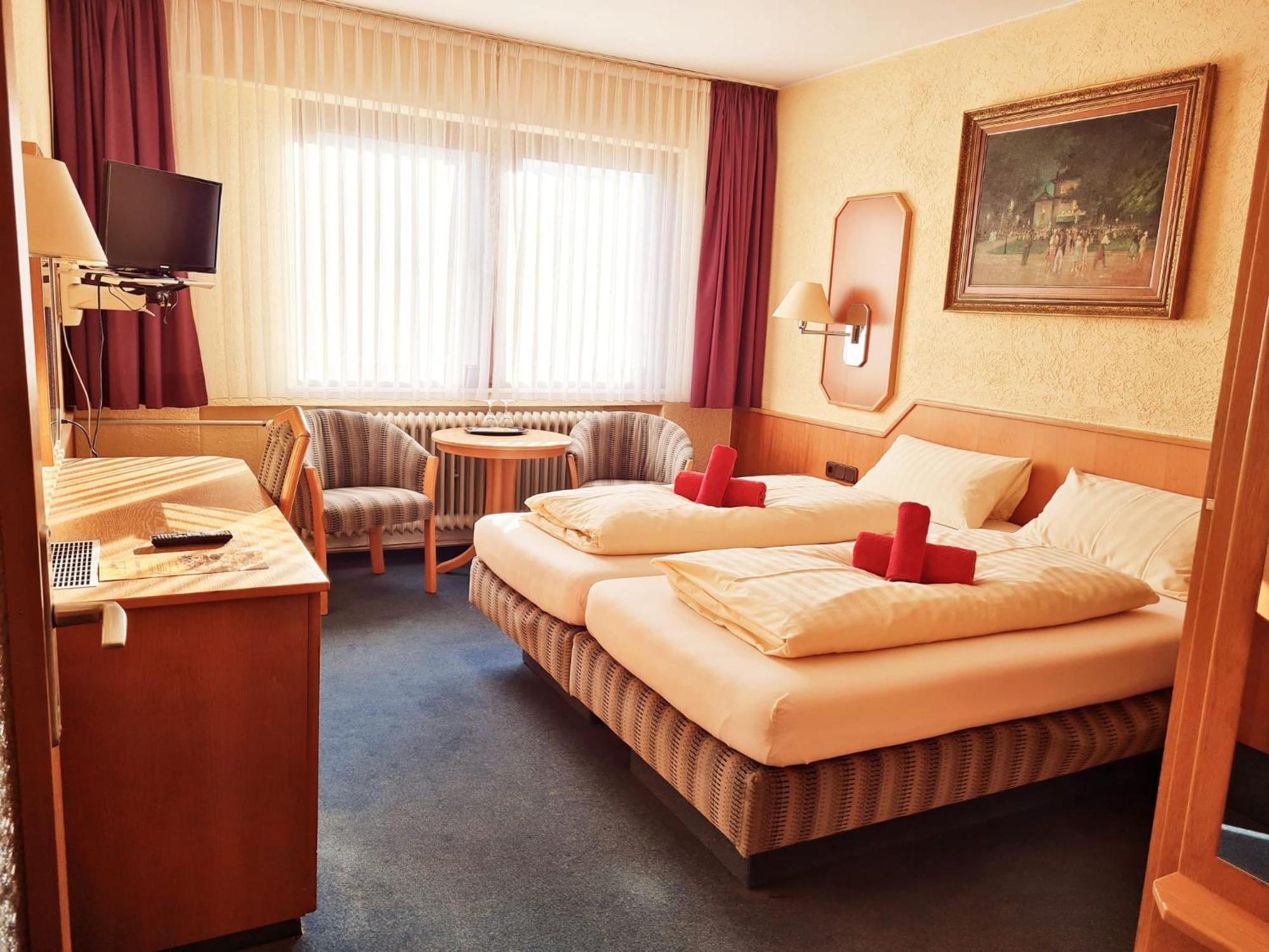 Hotel-Barbarossa-Garni Bei Hanau Rodenbach  Exteriör bild