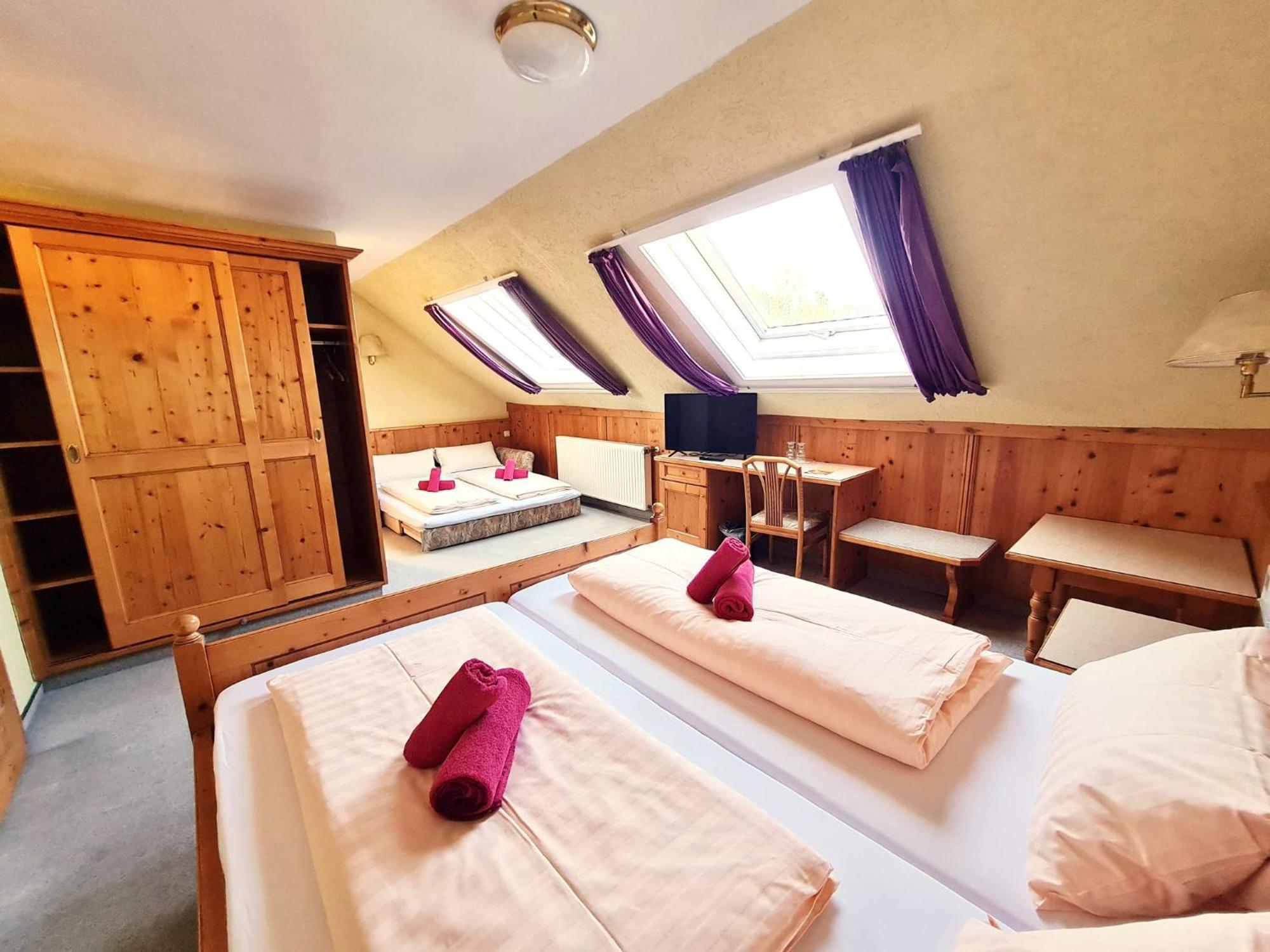 Hotel-Barbarossa-Garni Bei Hanau Rodenbach  Exteriör bild