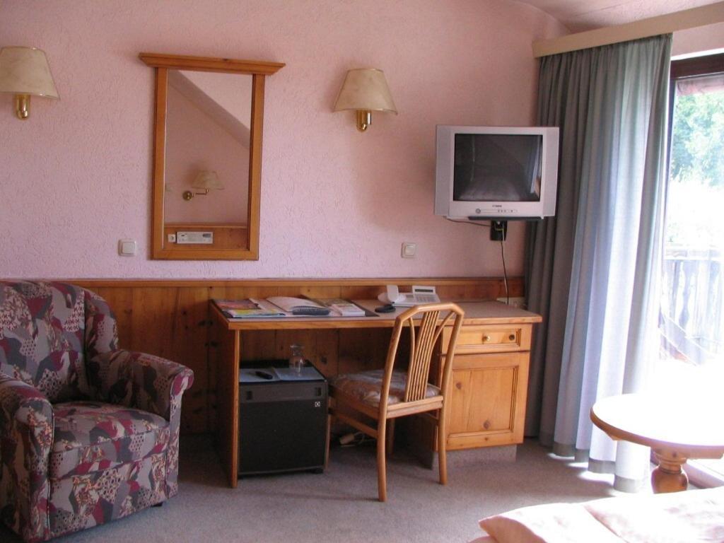 Hotel-Barbarossa-Garni Bei Hanau Rodenbach  Rum bild